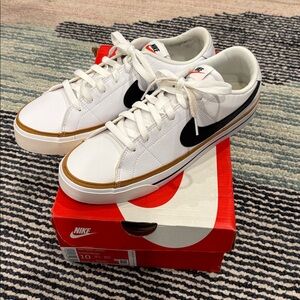 Nike Court Legacy Sneakers Size 10